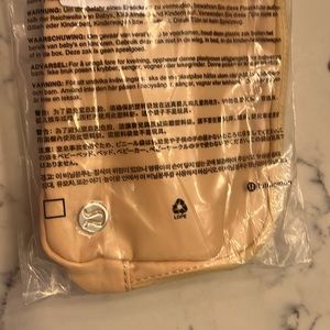 SOLDOUT RARE color Lululemon athletica “ Wear Everywhere Belt Bag”